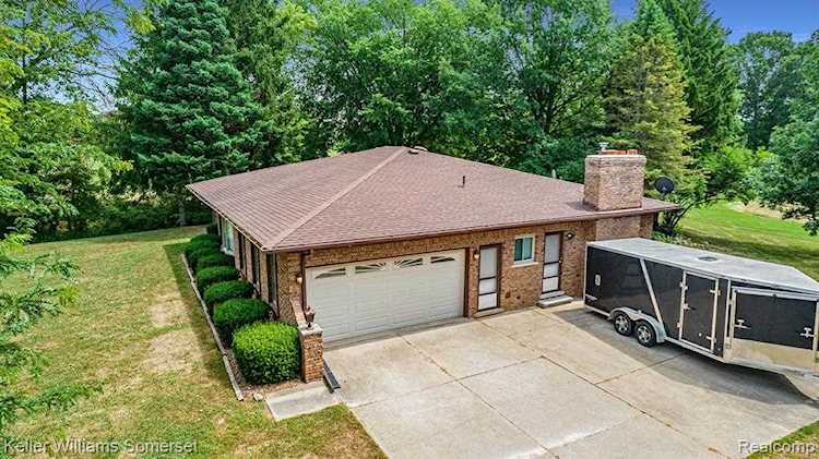 22150 31 Mile Ray, MI 48096