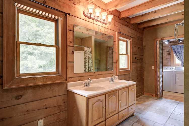 607 Harbor Point Dr Johnson City, TN 37615 MLS 9954075