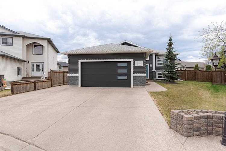 119 Paulin Bay Fort McMurray, AB T9K 0