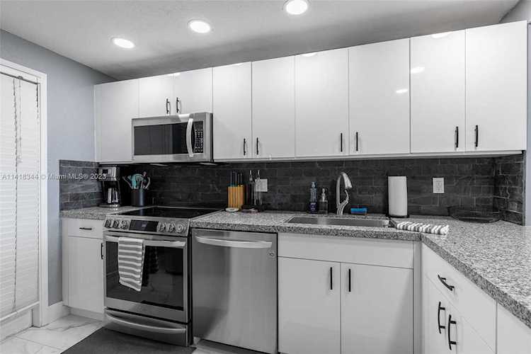 3080 N Course Dr #707 Pompano Beach, FL 33069