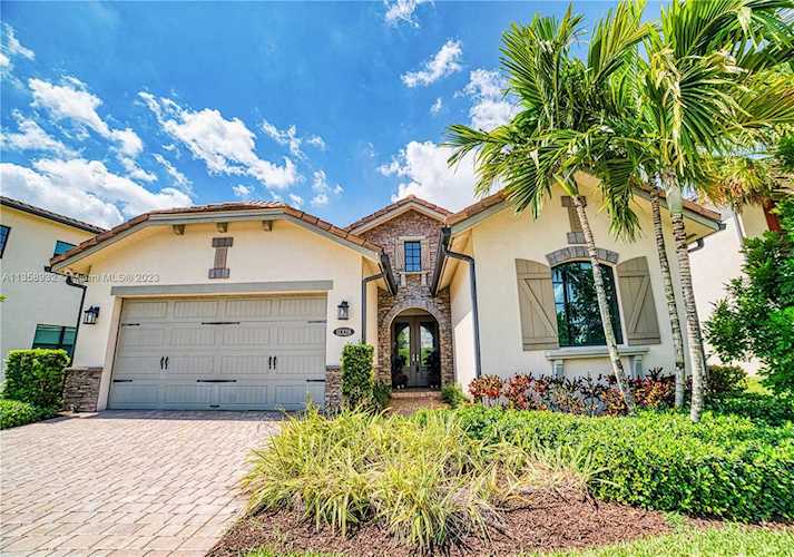 11328 SW 12th St Pembroke Pines, FL 33025