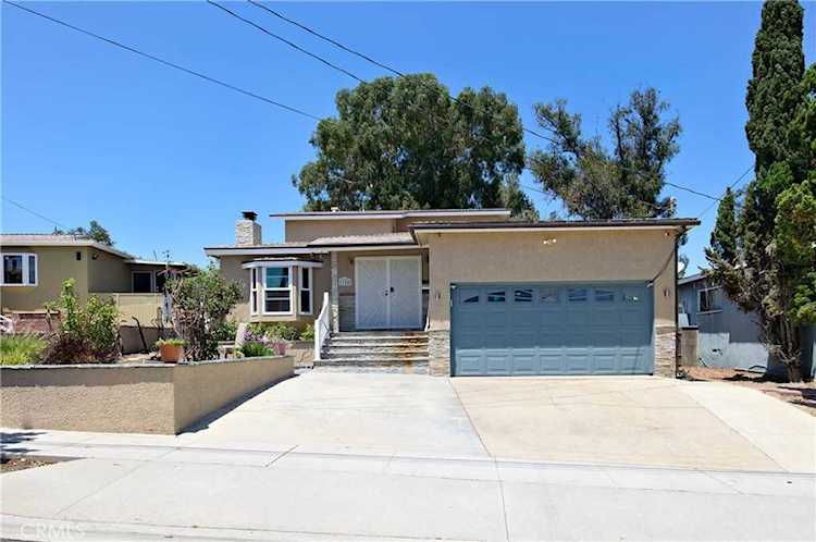 2758 Loftyview Torrance, CA 90505