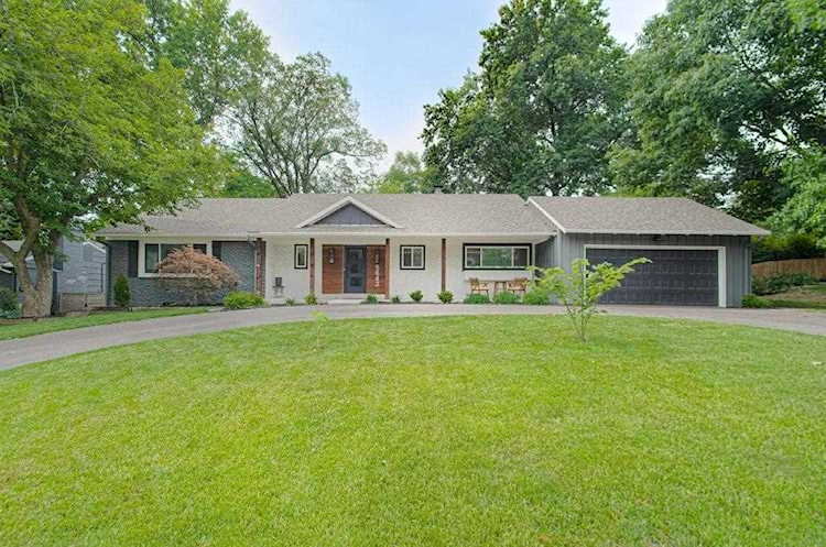 5643 Mission Rd Fairway, KS 66205