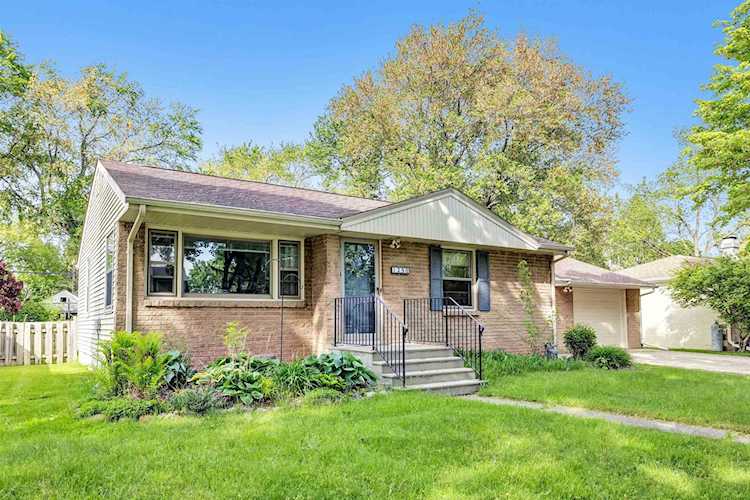 1290 Oregon St Green Bay, WI 54303-3047 home for sale, MLS#50275352 - Dallaire Realty Photo 1