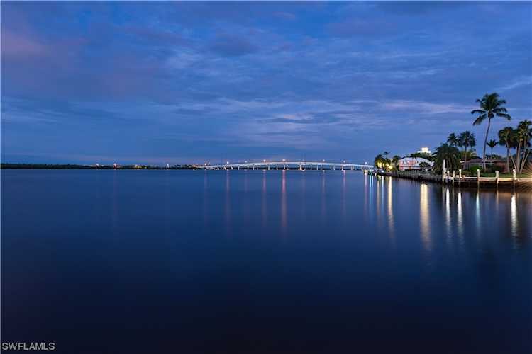 986 Sundrop Ct Marco Island, FL 34145