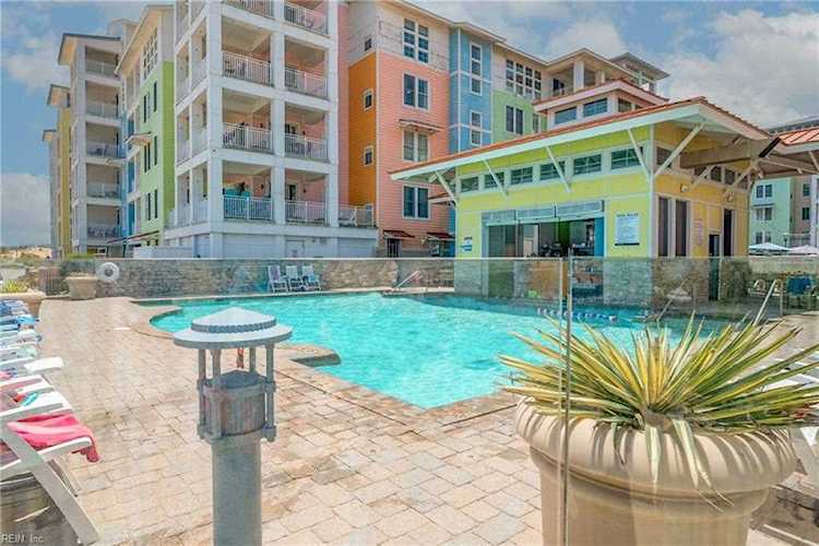 3738 Sandpiper Road #122B Virginia Beach, VA 23456