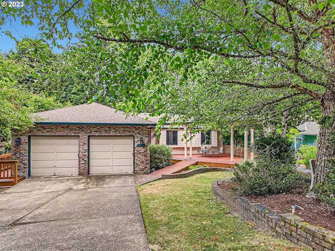10420 SW 14th DR Portland, OR 97219