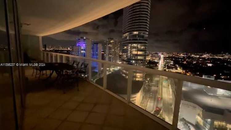 450 Alton Rd #2110 Miami Beach, FL 33139