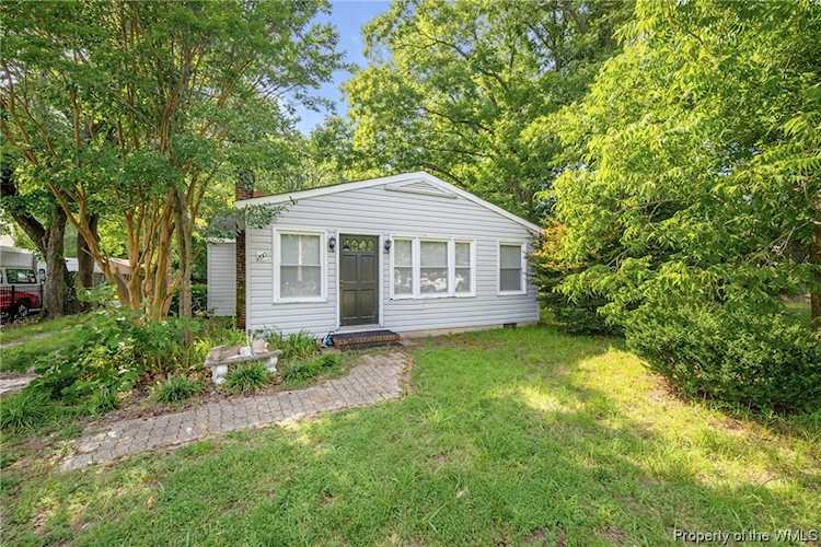 200 Kay Ln Yorktown, VA 23693