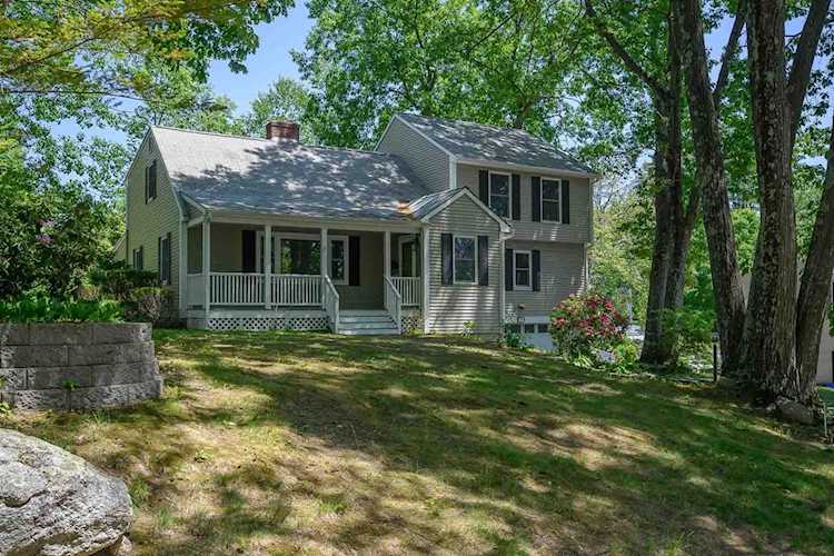 1295 Belmont St Manchester, NH 03104 | MLS 4955394 Photo 1