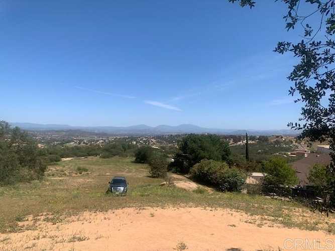 1 Highland Mesa Poway, CA 92025