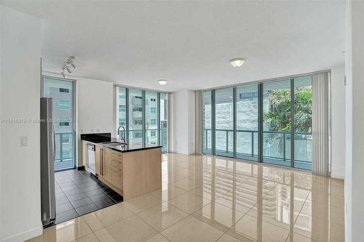 1111 SW 1st Ave #1220-N Miami, FL 33130