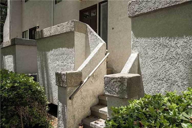 203 Harbor Woods Place #203 Newport Beach, CA 92660