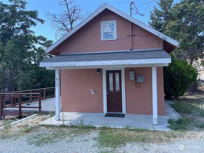 617 N Bradley St Chelan, WA 98816