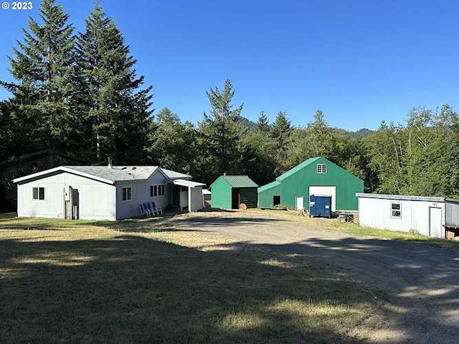 Buy, sell, or invest in property with Donna Roberts Group. Professional real estate services in Camas, WA & surrounding counties as well as Portland, OR Photo 1