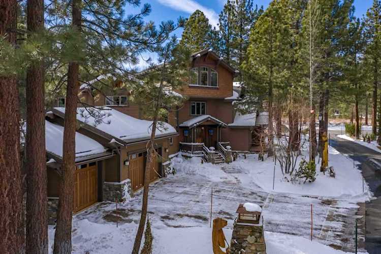 2 Evening Star Dr Mammoth Lakes, CA 93546