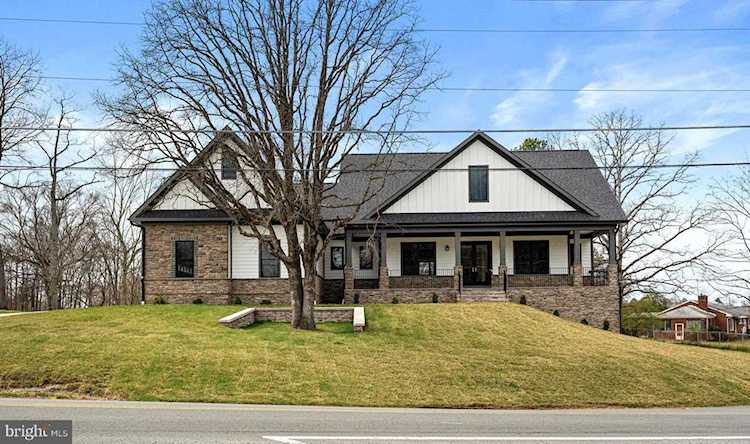 14801 Compton Rd Centreville, VA 20121