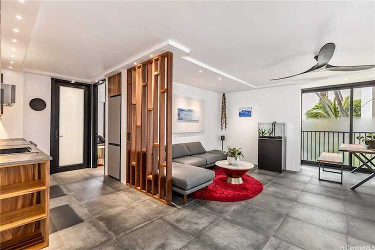 2987 Kalakaua Avenue #201 Honolulu, HI 96815