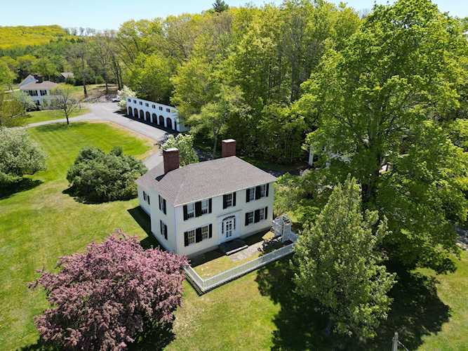 1090 Pittston School St Pittston, ME 04345