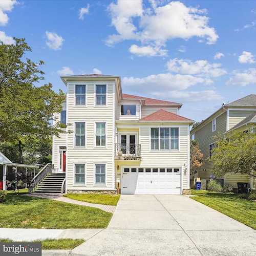 709 N Florida St Arlington, VA 22205