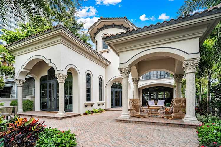 815 SE 2nd Ct Fort Lauderdale, FL 33301