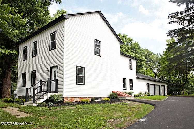 1510 Best Rd East Greenbush, NY 12144