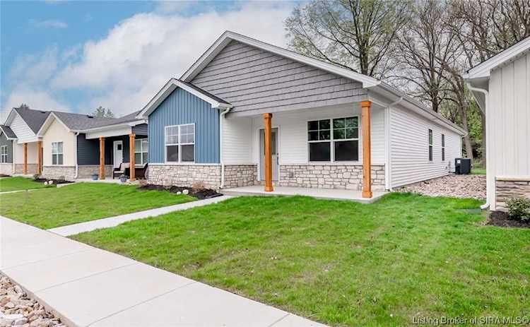 1944 Fisher Ln Jeffersonville, IN 47130 | MLS 2022013205 Photo 1