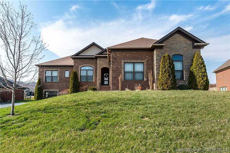 4032 Glenwood Way Sellersburg, IN 47172 MLS 202306176