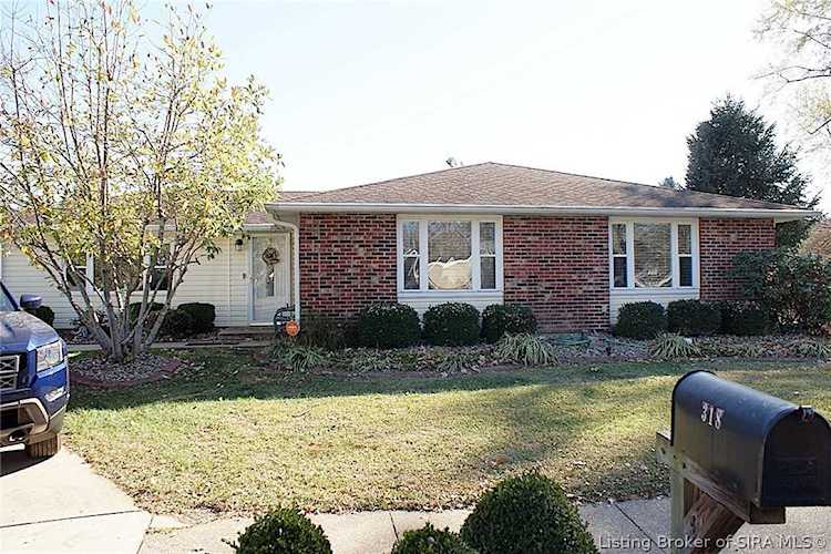 318 Fairwood Dr Jeffersonville, IN 47130 | MLS 2022013332 Photo 1