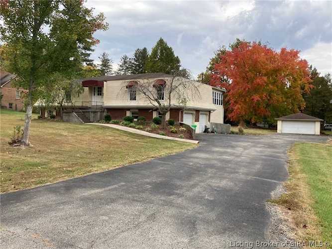 7051 Brenlee Dr Georgetown, IN 47122 | MLS 2022013061 Photo 1