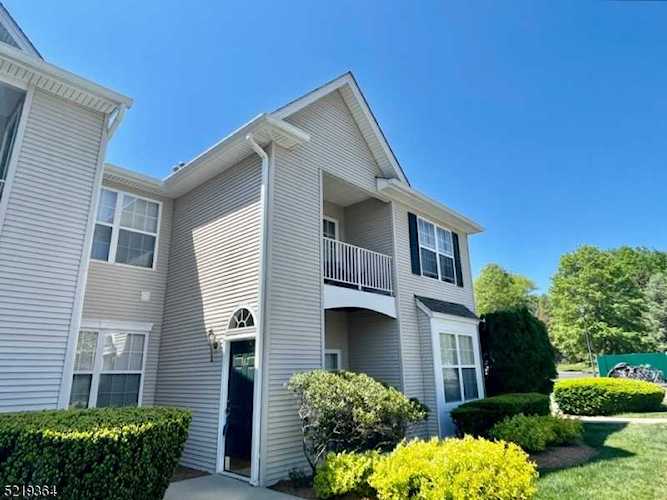 382 Cambridge Dr - Home for Sale in Butler Boro NJ Photo 1