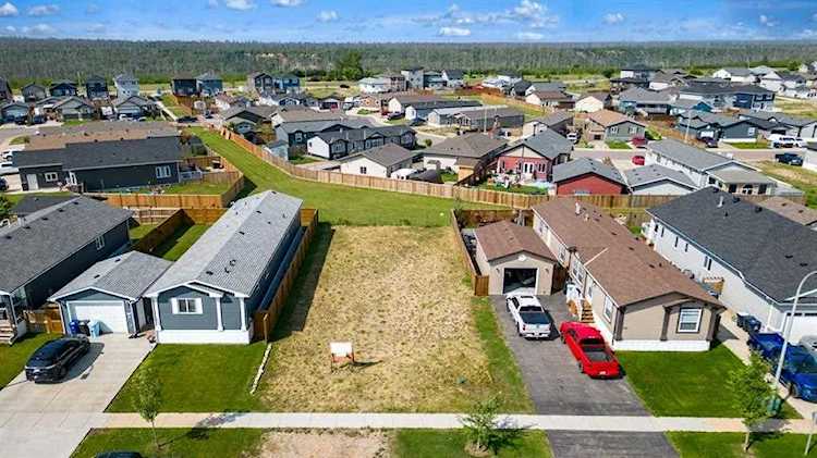 749 Beacon Hill Dr Fort McMurray, AB T9H 2