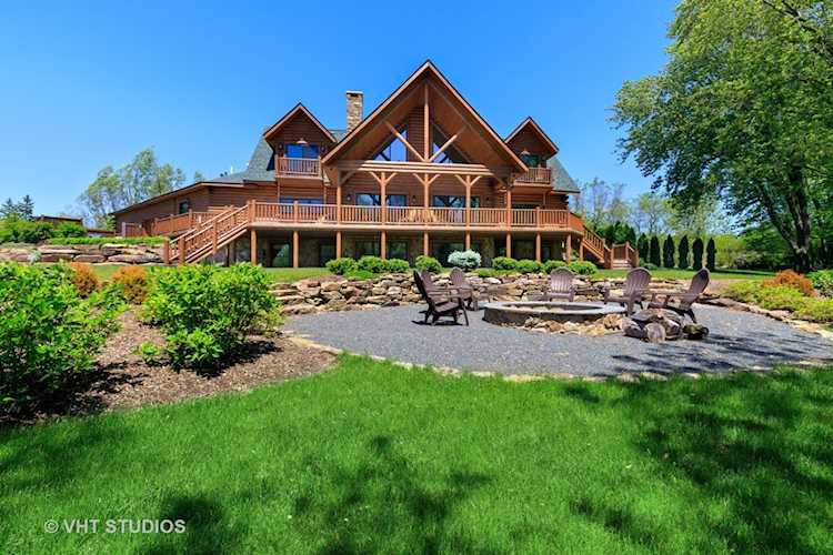33030 N River Rd Libertyville, IL 60048