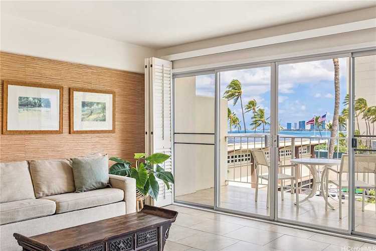 2937 Kalakaua Avenue #45 Honolulu, HI 96815