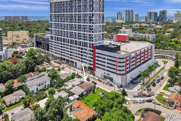 2835 SW 27 Terrace Miami, FL 33133