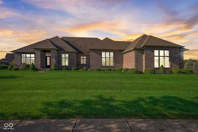 5957 Claybrook Dr Bargersville, IN 46106