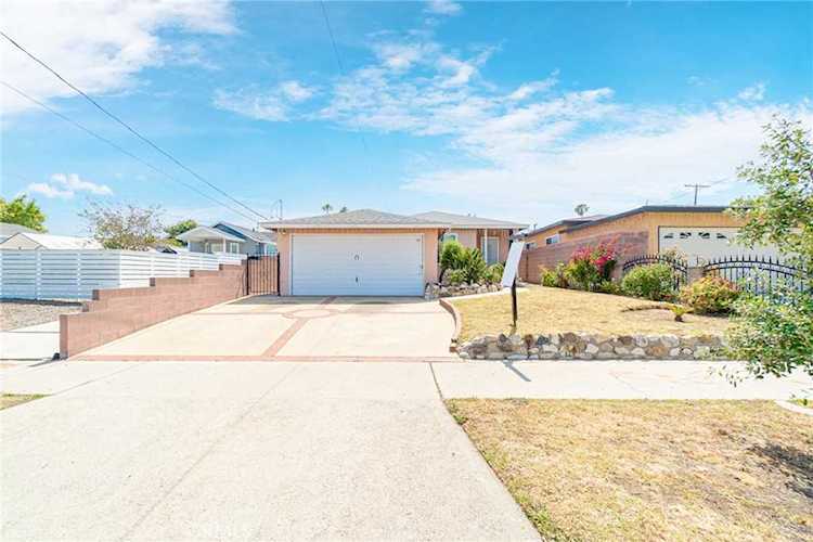 1210 Ronan Ave Wilmington, CA 90744 | MLS SR23120967 Photo 1