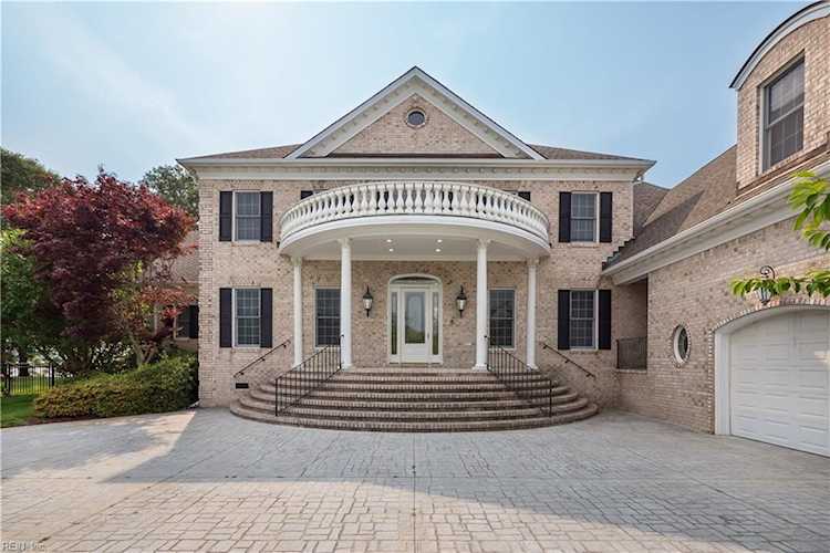 2932 Estates Dr Virginia Beach, VA 23454