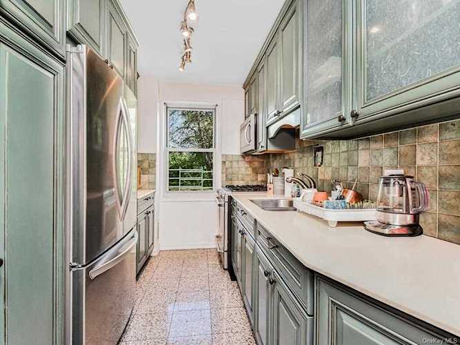 4525 Henry Hudson Parkway #304 Bronx, NY 10471