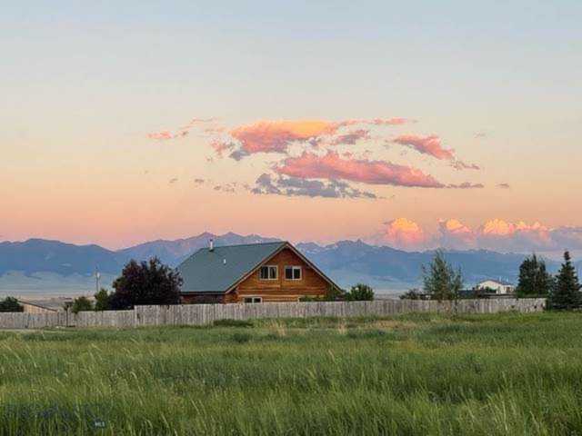 118 Hayfield Loop Trl Ennis, MT 59729
