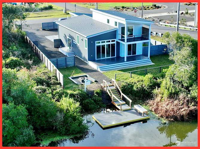 100 Marine View Dr SE Ocean Shores, WA 98569