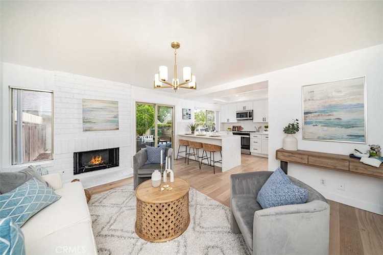 112 E Yale #7 Irvine, CA 92604 | MLS OC23132825 Photo 1