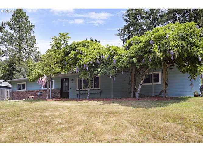 Buy, sell, or invest in property with Donna Roberts Group. Professional real estate services in Camas, WA & surrounding counties as well as Portland, OR Photo 1