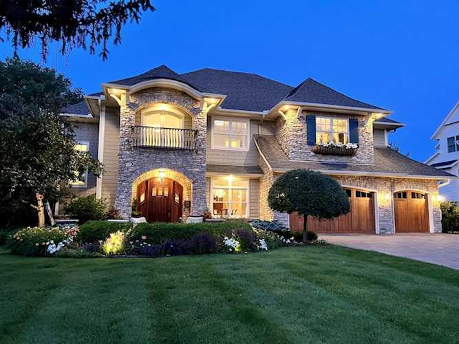 5113 Mirror Lakes Drive Edina, MN 55436
