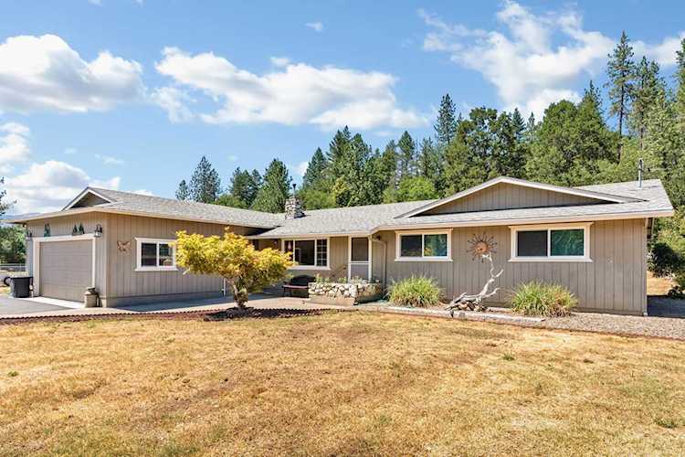 242 Barker Dr Merlin, OR 97532