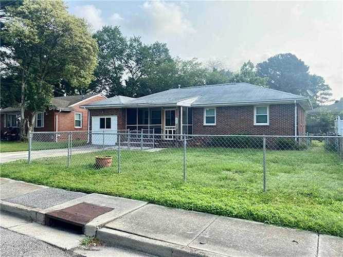 home for sale in Mount Hermon Portsmouth VA 23707 - MLS 10495506 Photo 1