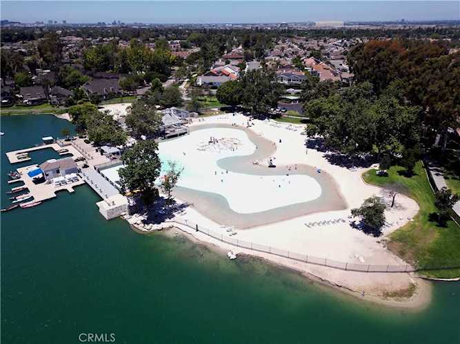 55 Lakeview #24 Irvine, CA 92604