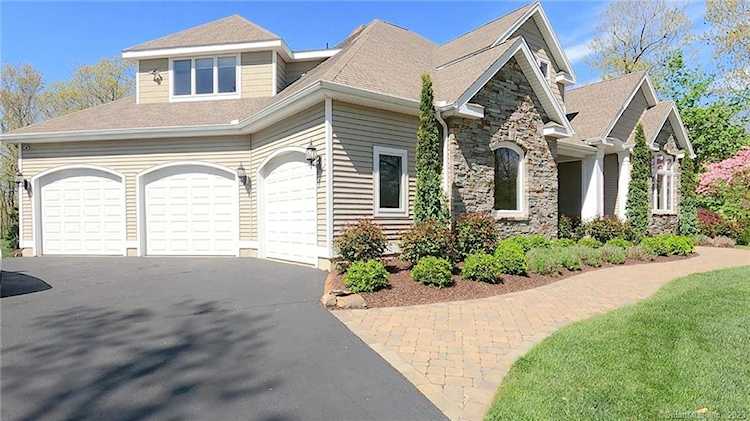 7 Hunters Ridge Rocky Hill, CT 06067