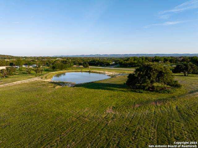 156 Lesa Ln/Fm 3240 Bandera, TX 78003
