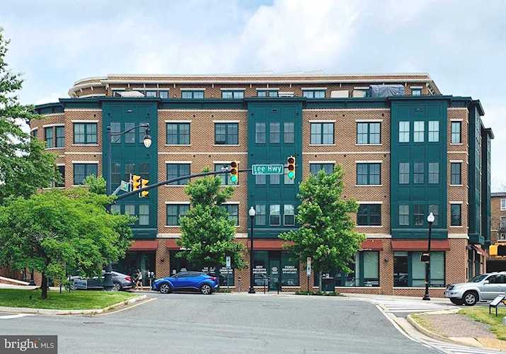 2101 N Monroe St #202 Arlington, VA 22207 | MLS VAAR2031682 Photo 1